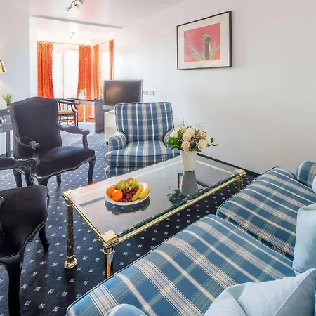 Trip Astoria Hotel 3*