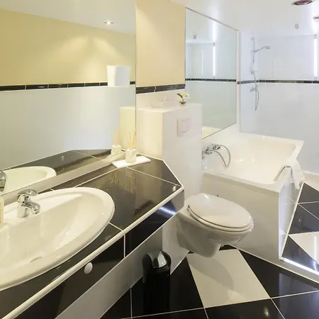 Trip Astoria Hotel 3*